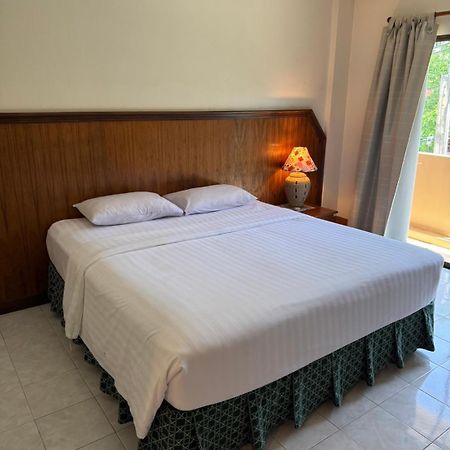 Kata Sun Beach Hotel Экстерьер фото