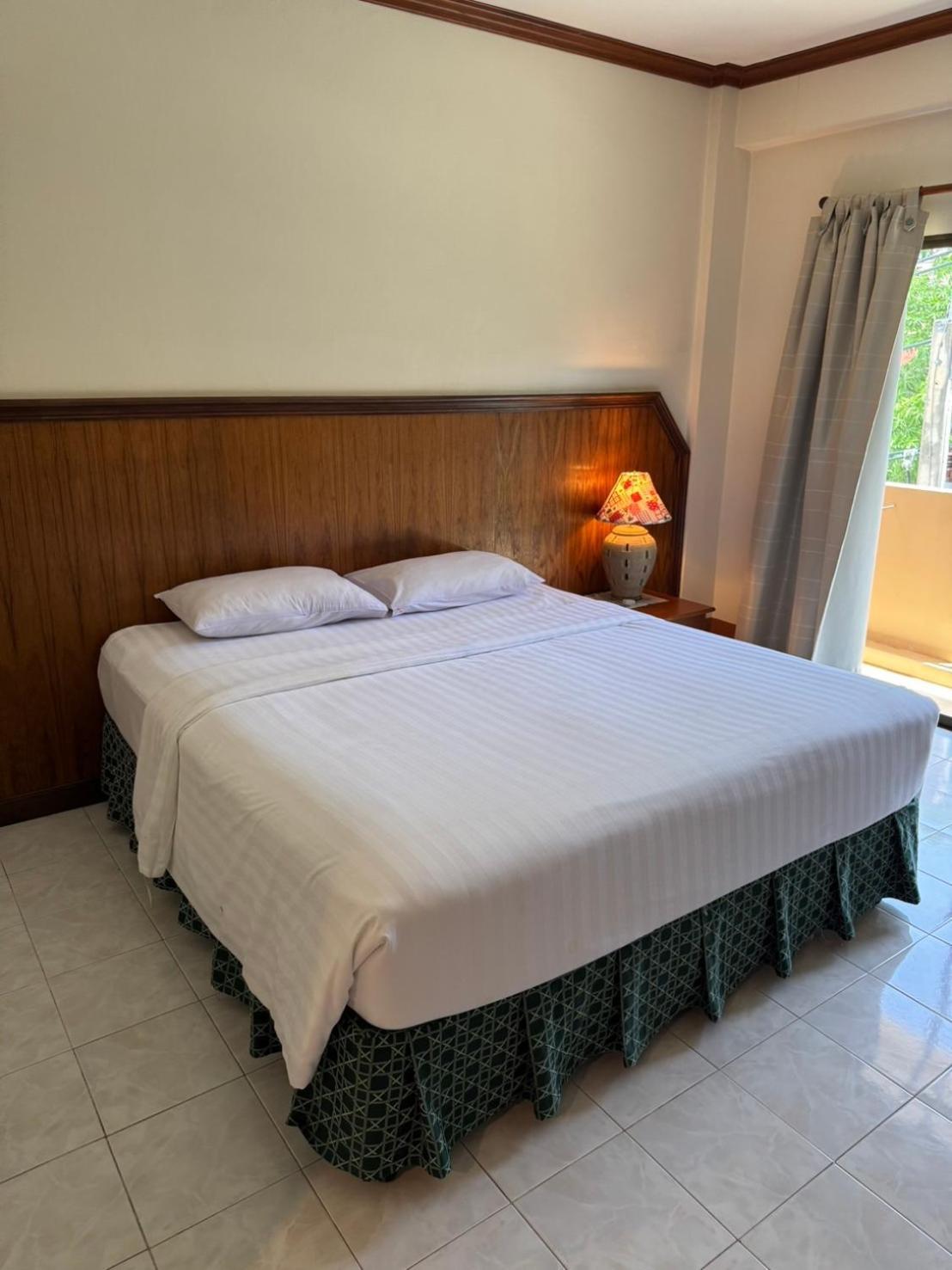 Kata Sun Beach Hotel Экстерьер фото